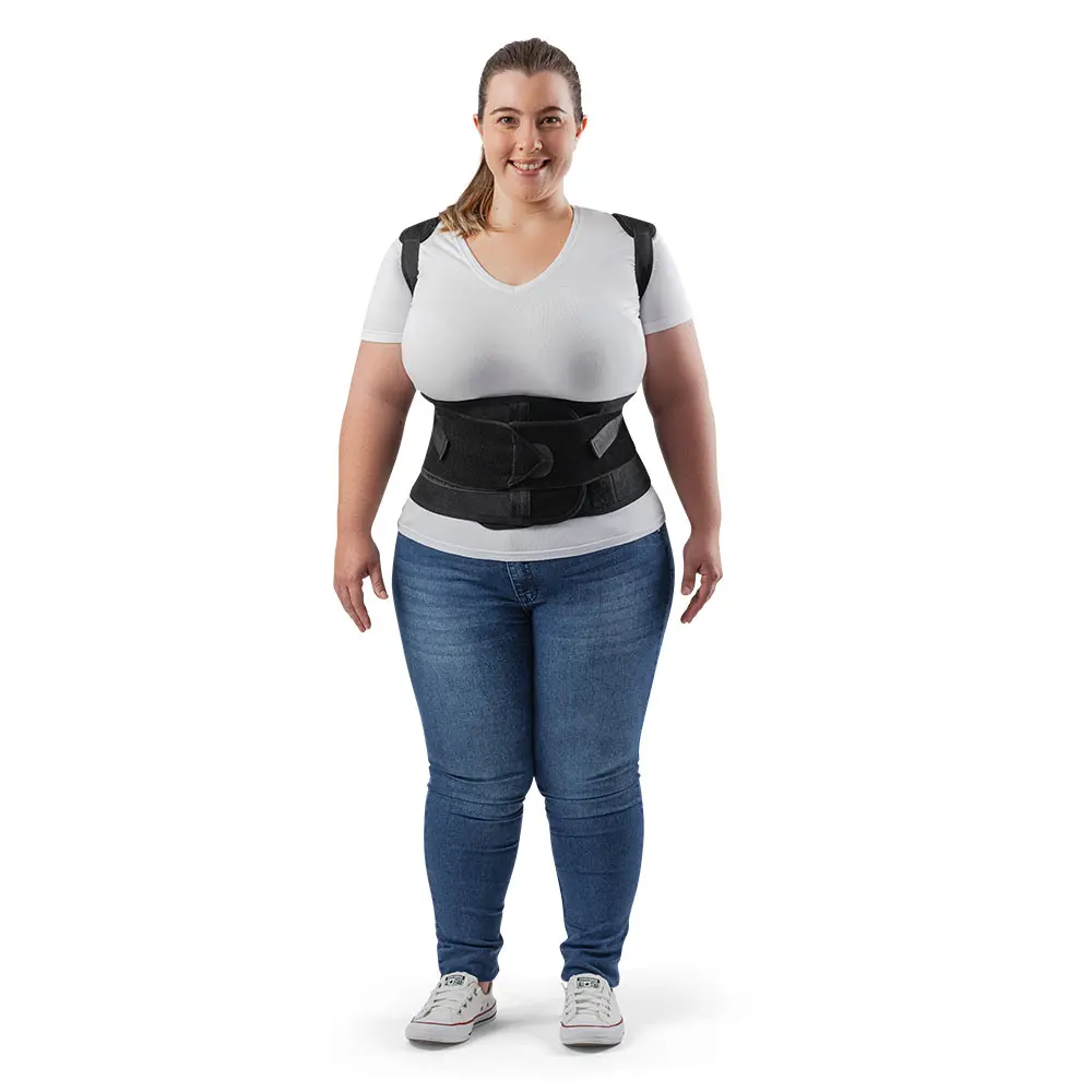 Imagem de uma mulher usando o corretor Postural